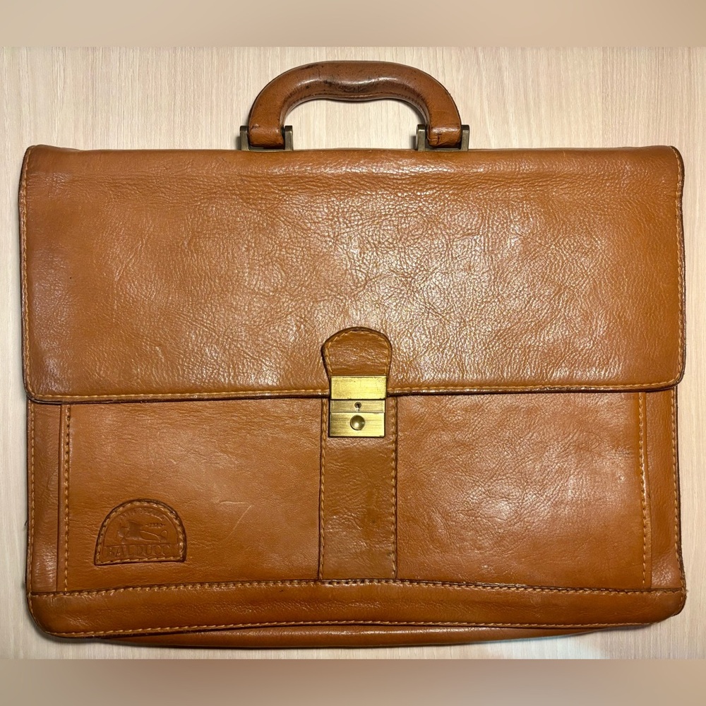 Elegant Tan Leather Briefcase